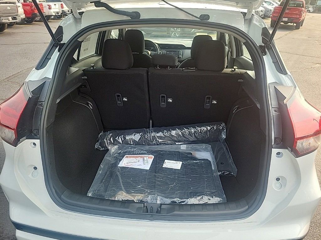 Used 2025 Nissan Kicks Play S image 13