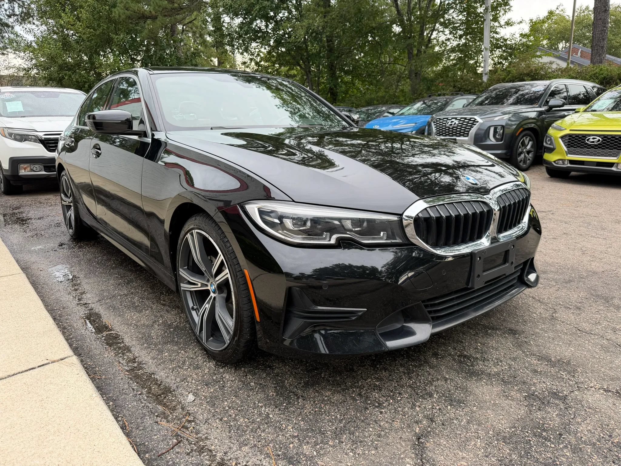Used 2019 BMW 330i xDrive Sedan w/ Convenience Package AWD/4WD image 4