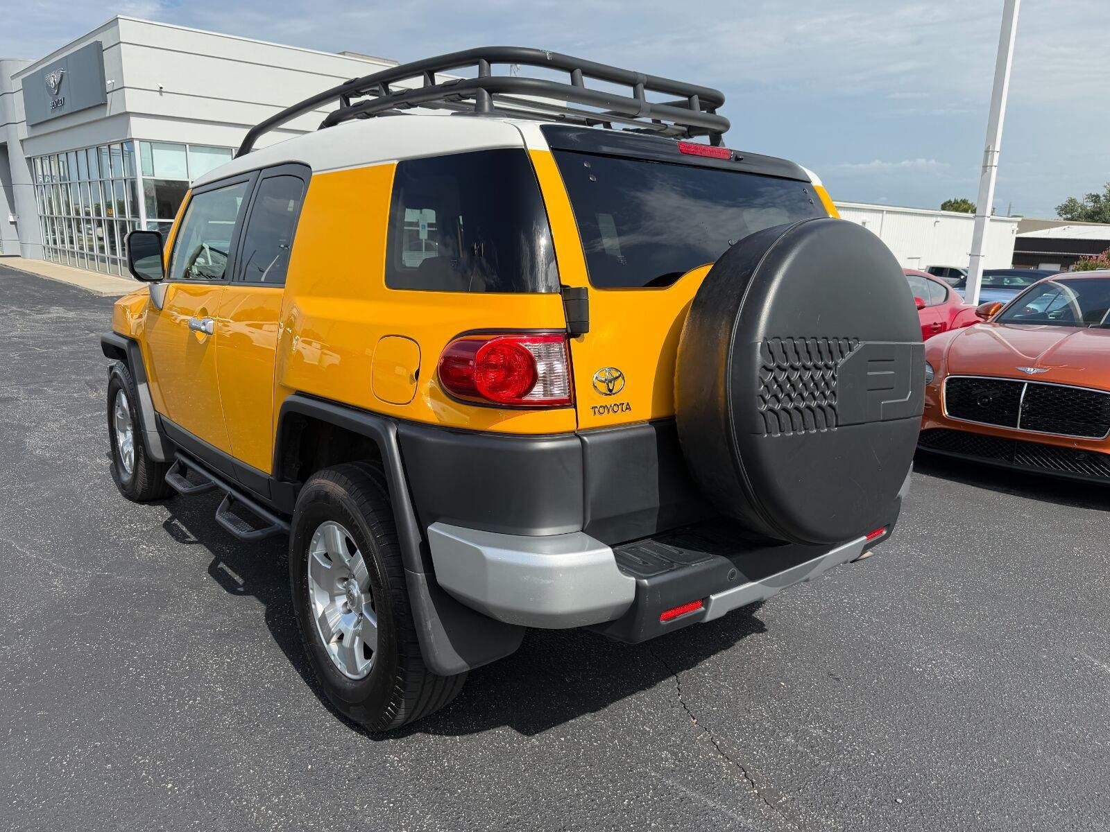 Used 2007 Toyota FJ Cruiser 4WD w/ Upgrade Pkg 1 image 3