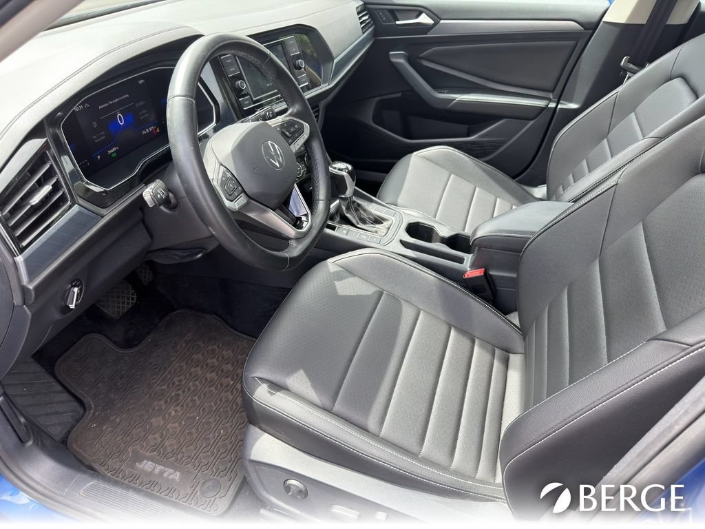 Used 2022 Volkswagen Jetta SE FWD image 12