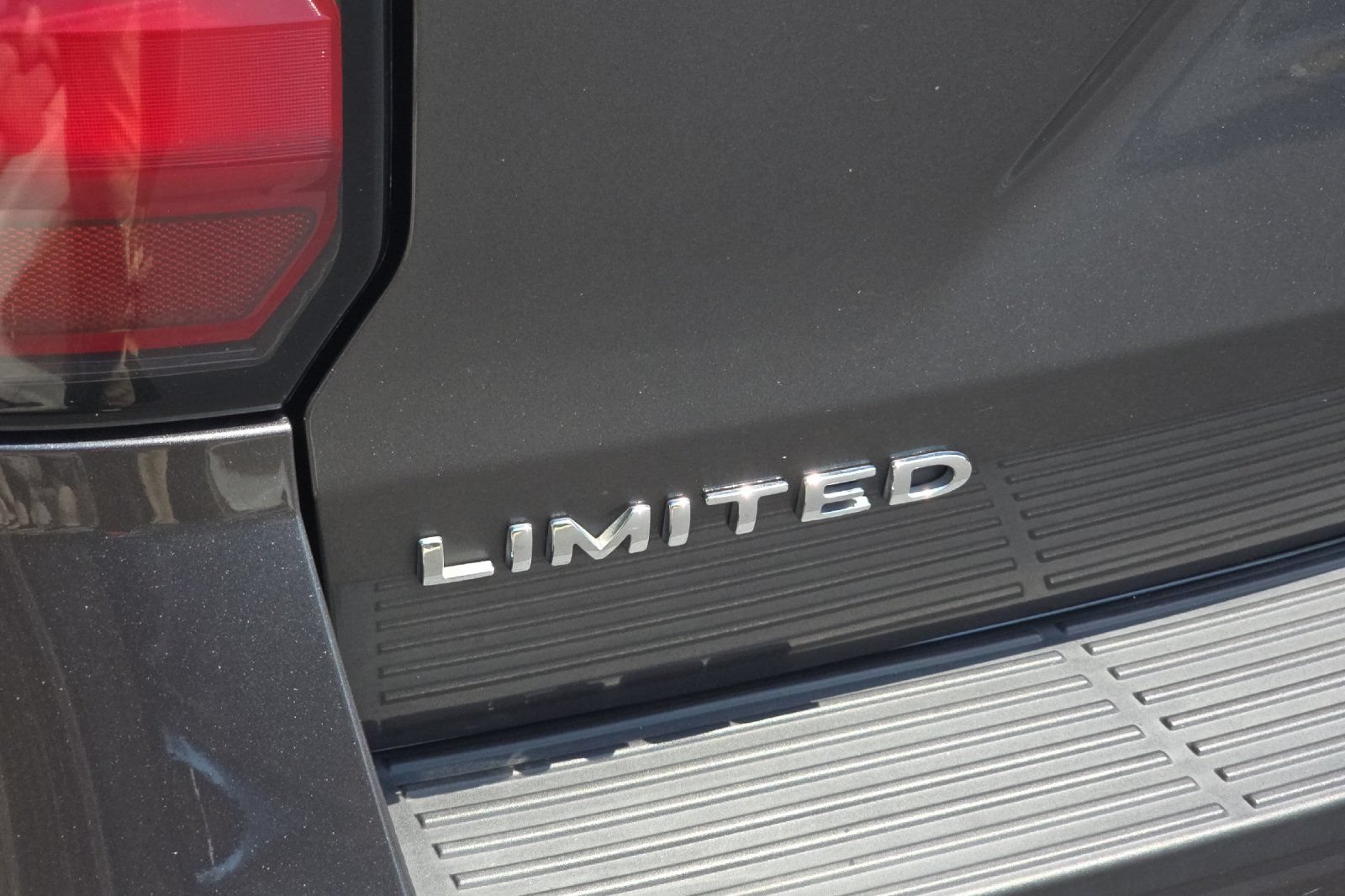 Used 2020 Ford Expedition Limited w/ Equipment Group 302A AWD/4WD image 28