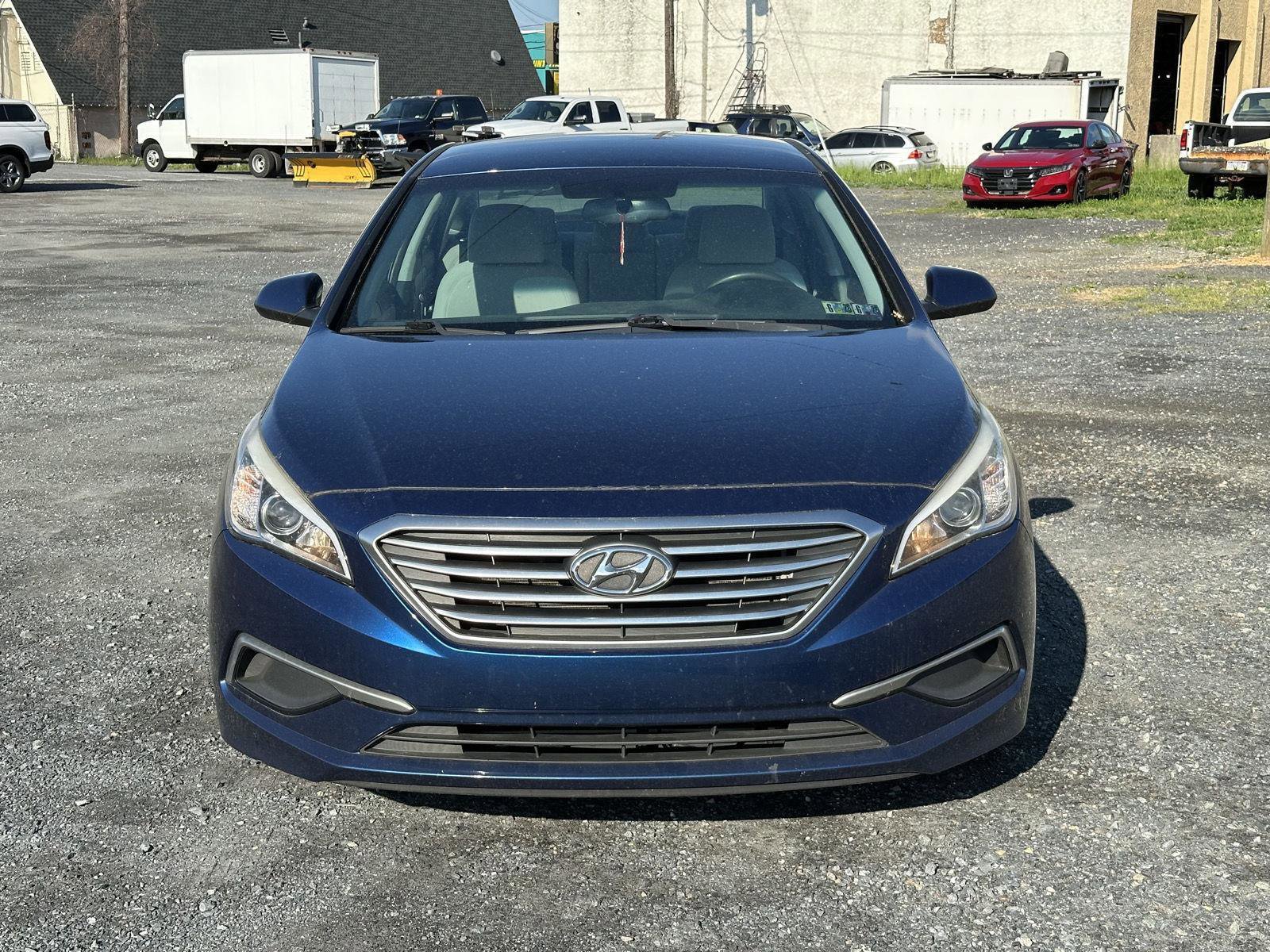 Used 2016 Hyundai Sonata SE image 3