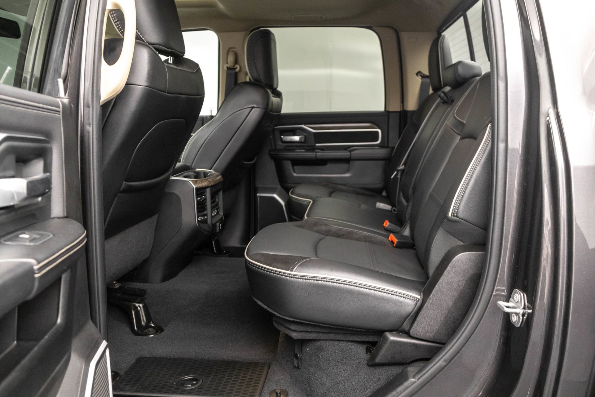 Used 2020 RAM 2500 Laramie AWD/4WD image 32