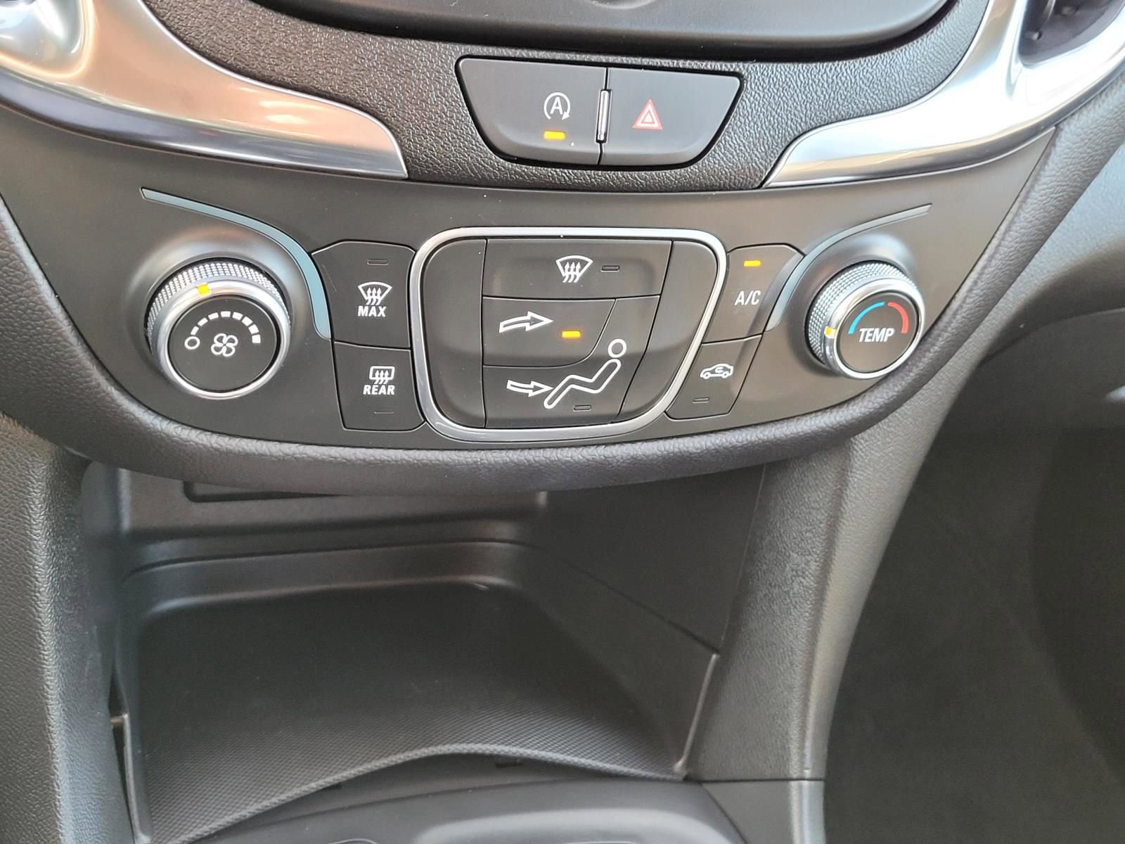 Used 2024 Chevrolet Equinox LT image 25