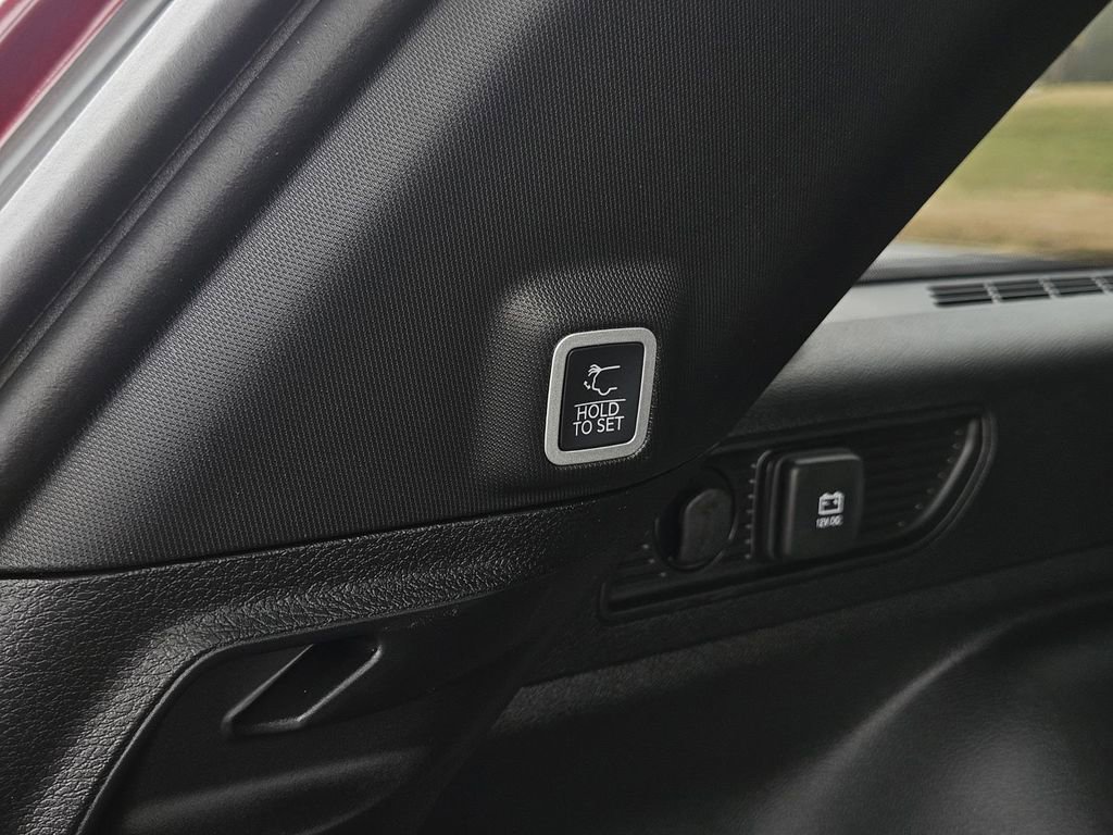 New 2026 Jeep Grand Cherokee Altitude image 9