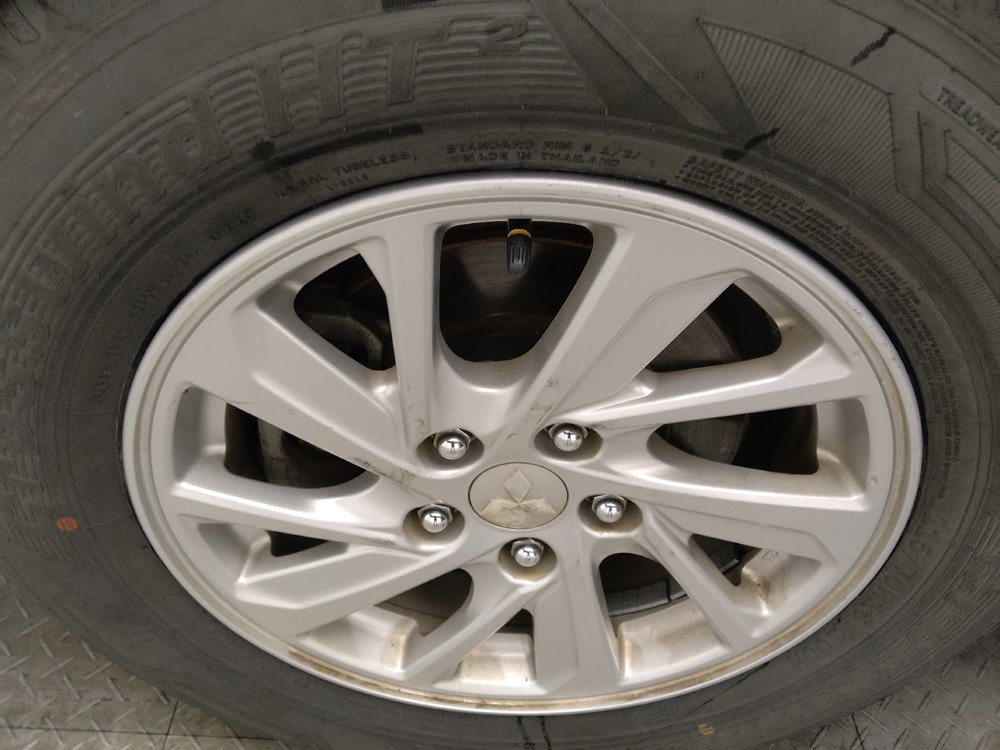 Used 2019 Mitsubishi Eclipse Cross ES FWD image 31