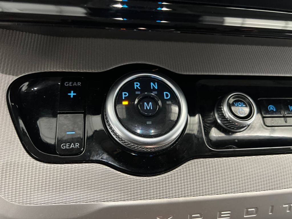 Used 2025 Ford Expedition Active image 60