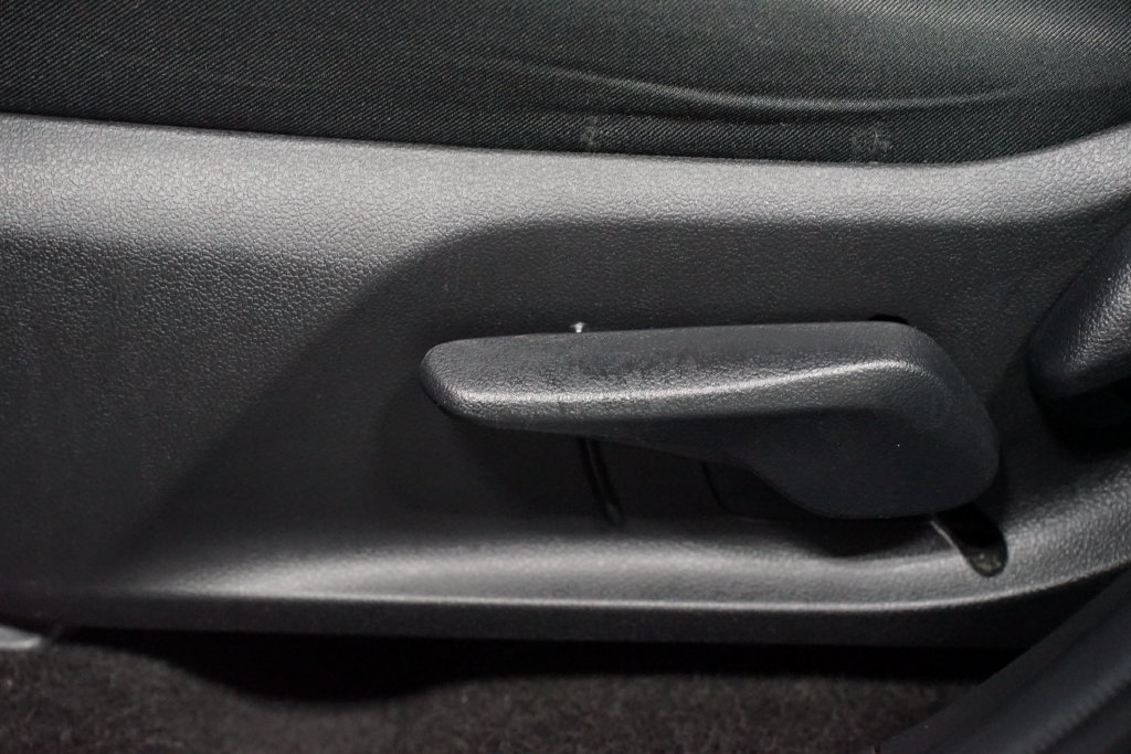 Certified 2024 Toyota RAV4 LE FWD image 31