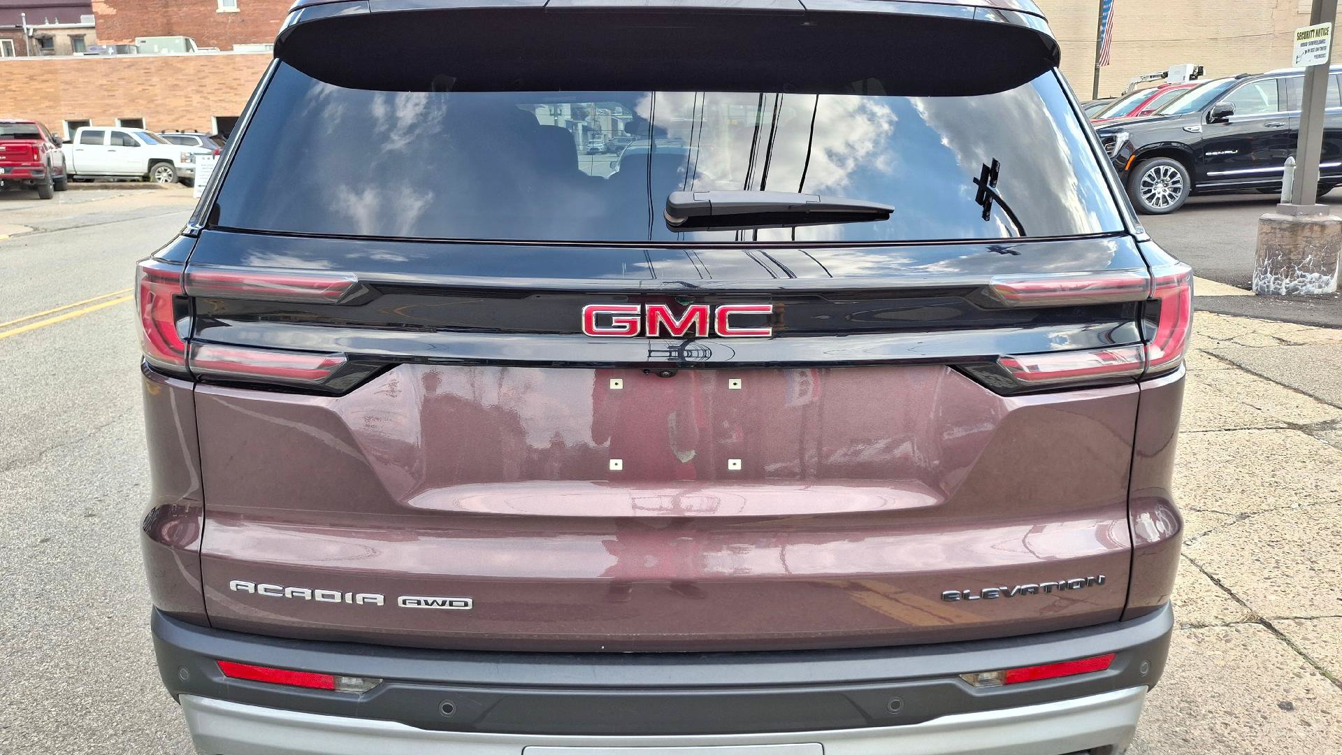 Used 2025 GMC Acadia Elevation AWD/4WD image 5