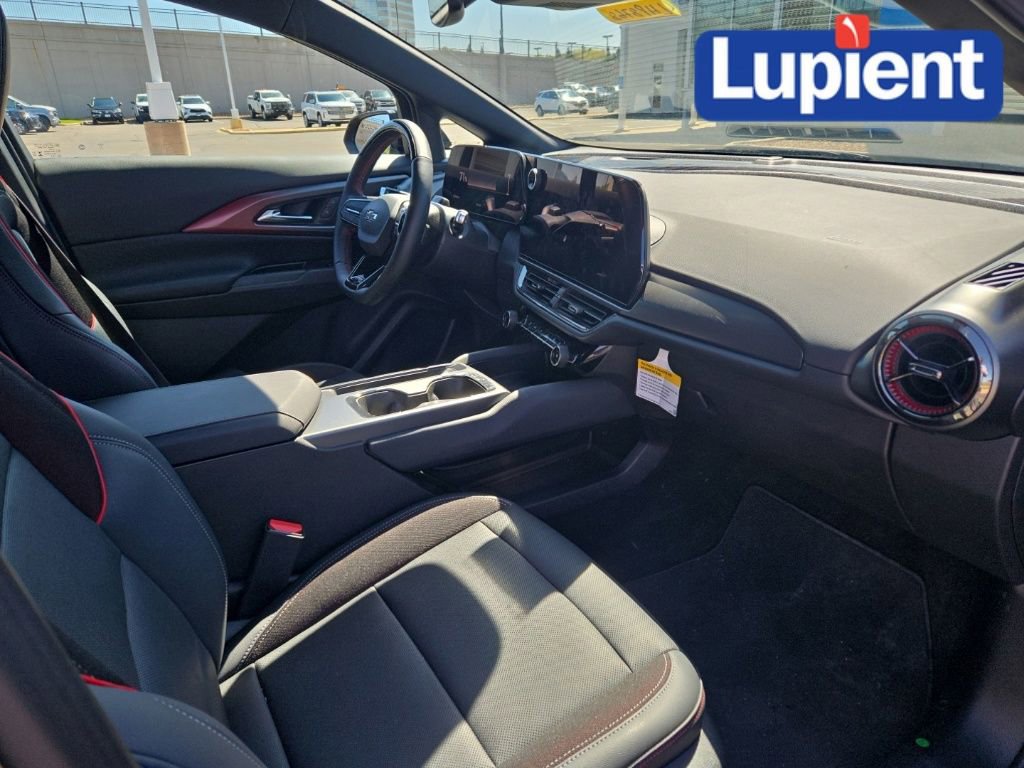 Used 2024 Chevrolet Equinox EV RS FWD image 16