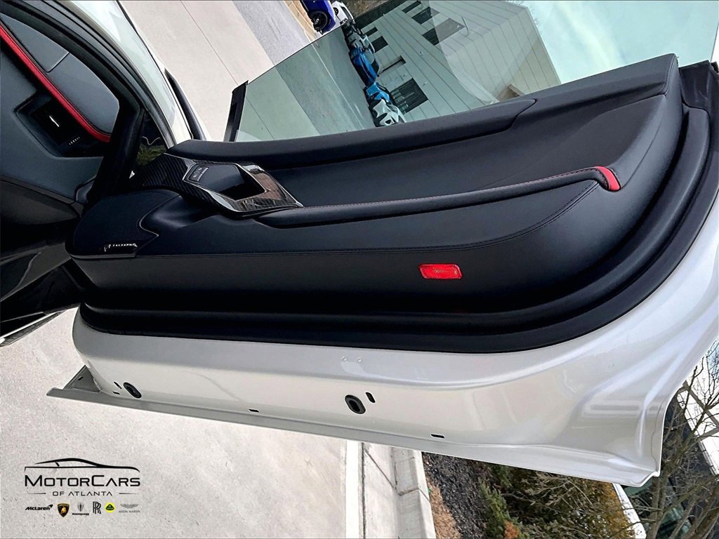 Used 2017 Lamborghini Aventador S image 19