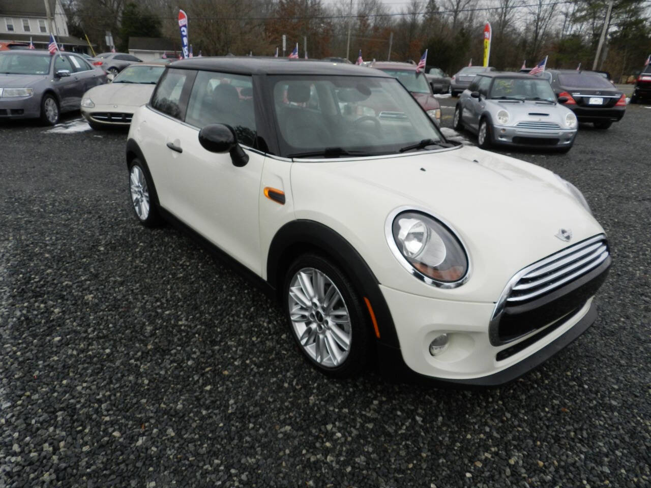 Used 2015 MINI Cooper 2-Door Hardtop w/ Cold Weather Package image 4