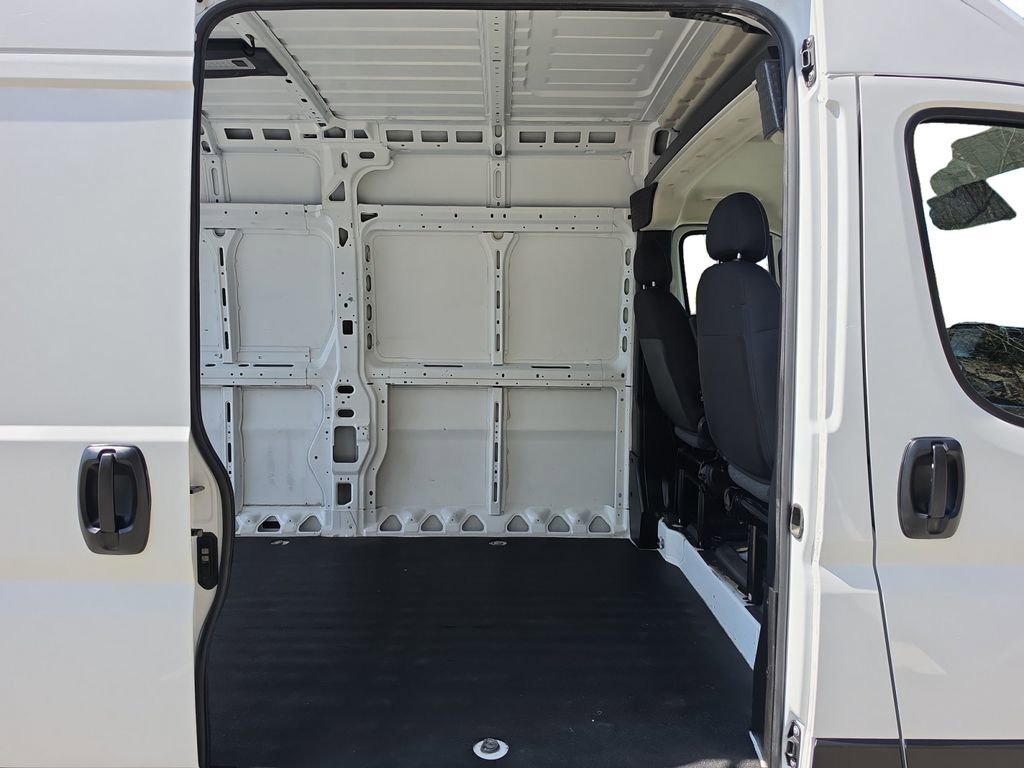 Used 2024 RAM ProMaster 2500 w/ Convenience Group FWD image 14