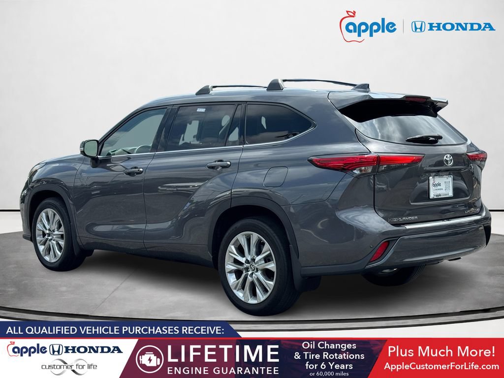 Used 2023 Toyota Highlander Limited AWD/4WD image 4