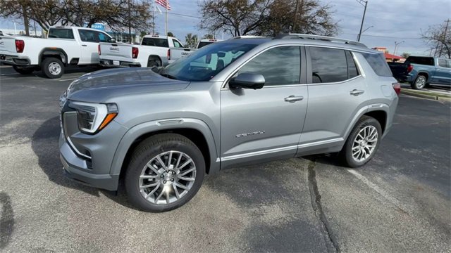 New 2026 GMC Terrain Denali w/ LPO, Floor Liner Package image 6