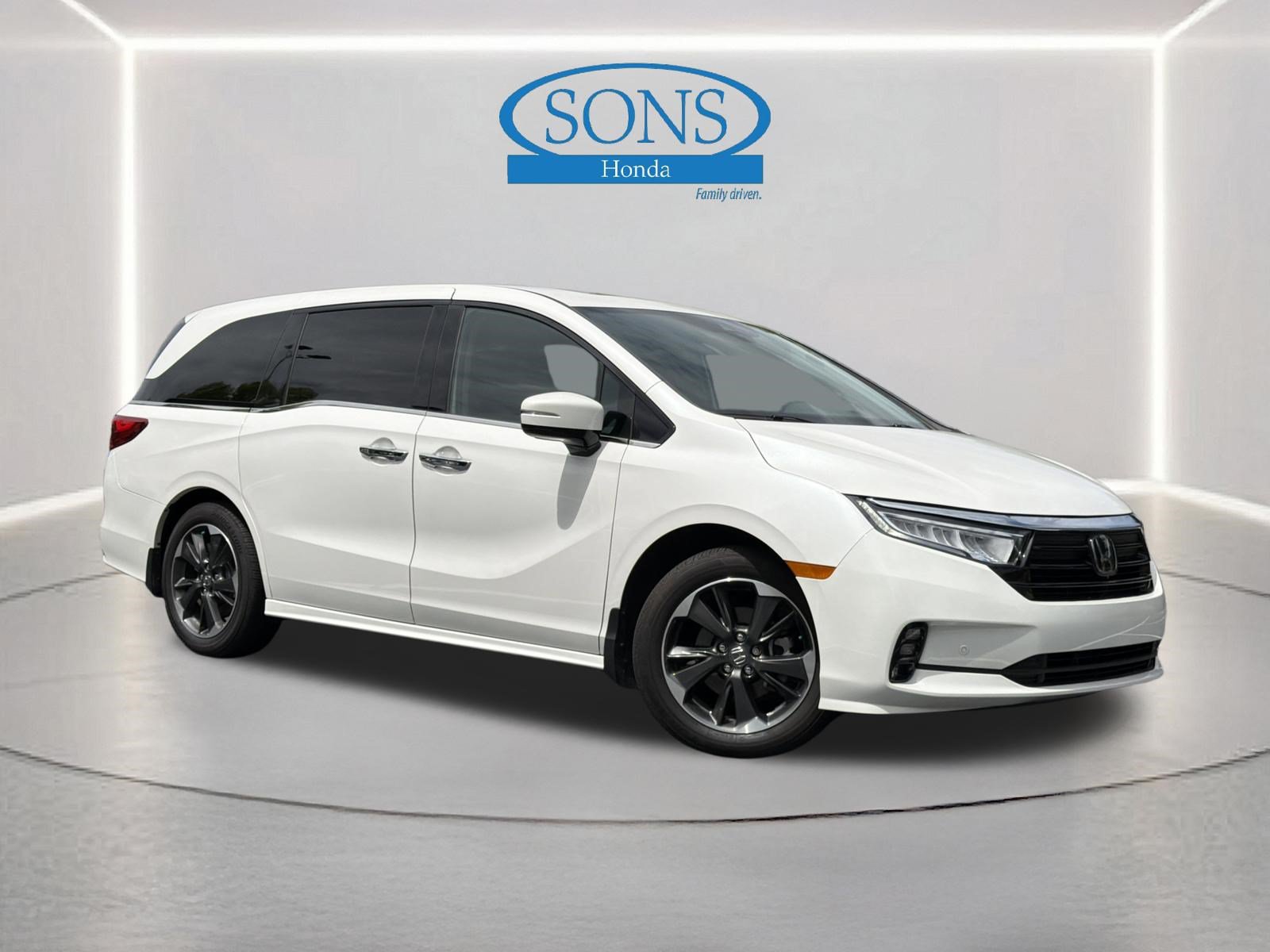 Certified 2024 Honda Odyssey Elite image 1