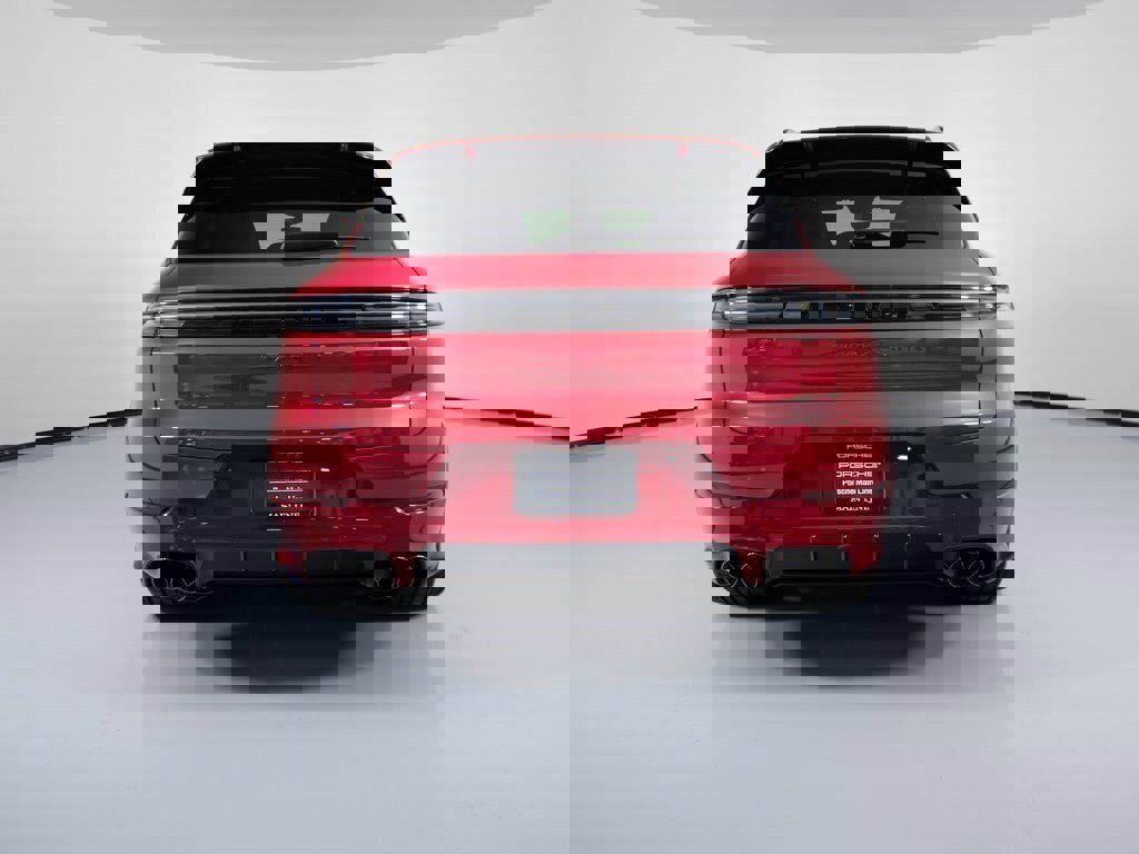 New 2026 Porsche Cayenne GTS image 6