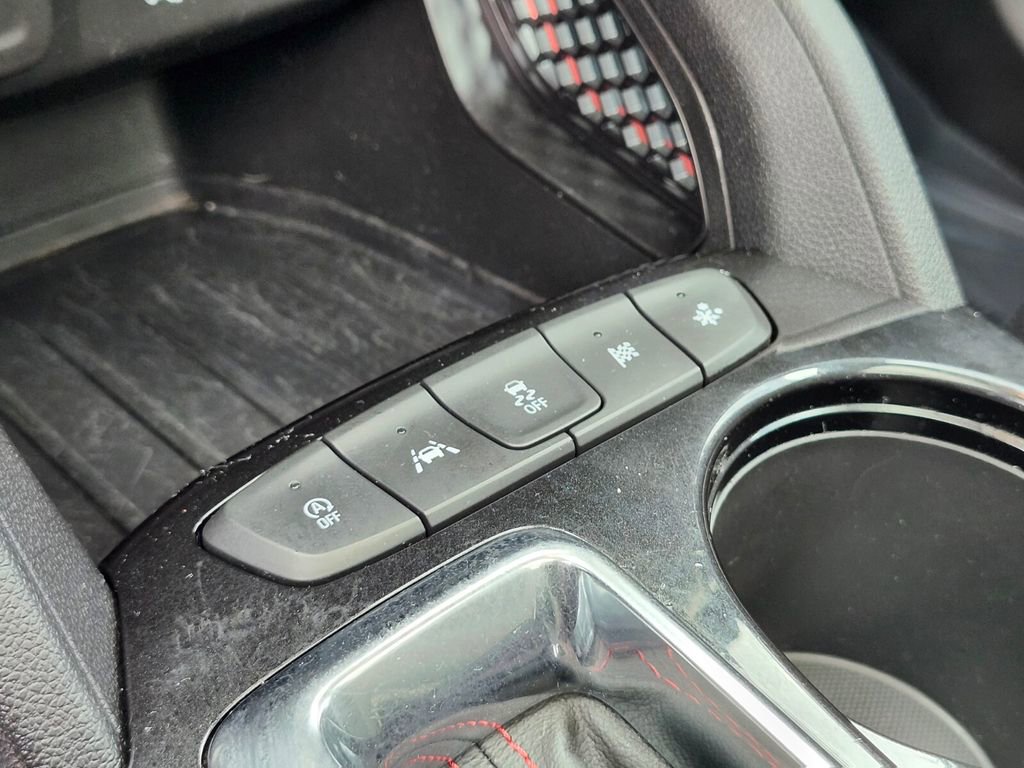 Used 2022 Chevrolet TrailBlazer RS w/ Sun and Liftgate Package image 24