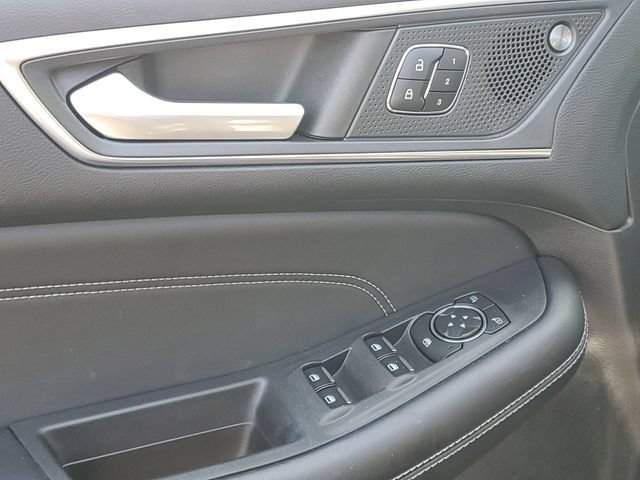 Used 2023 Ford Edge Titanium AWD/4WD image 6