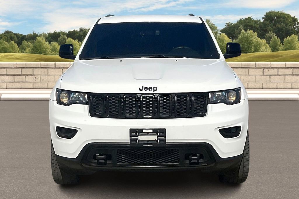 Used 2019 Jeep Grand Cherokee Laredo image 3