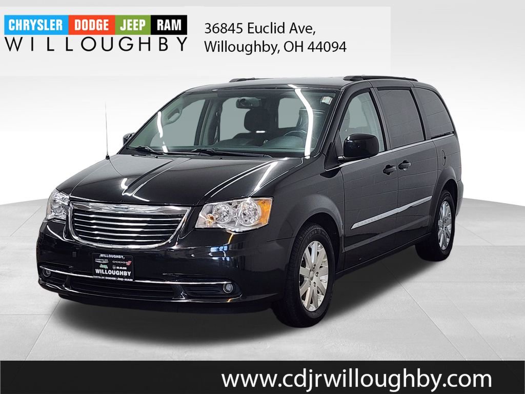Used 2014 Chrysler Town & Country Touring image 1
