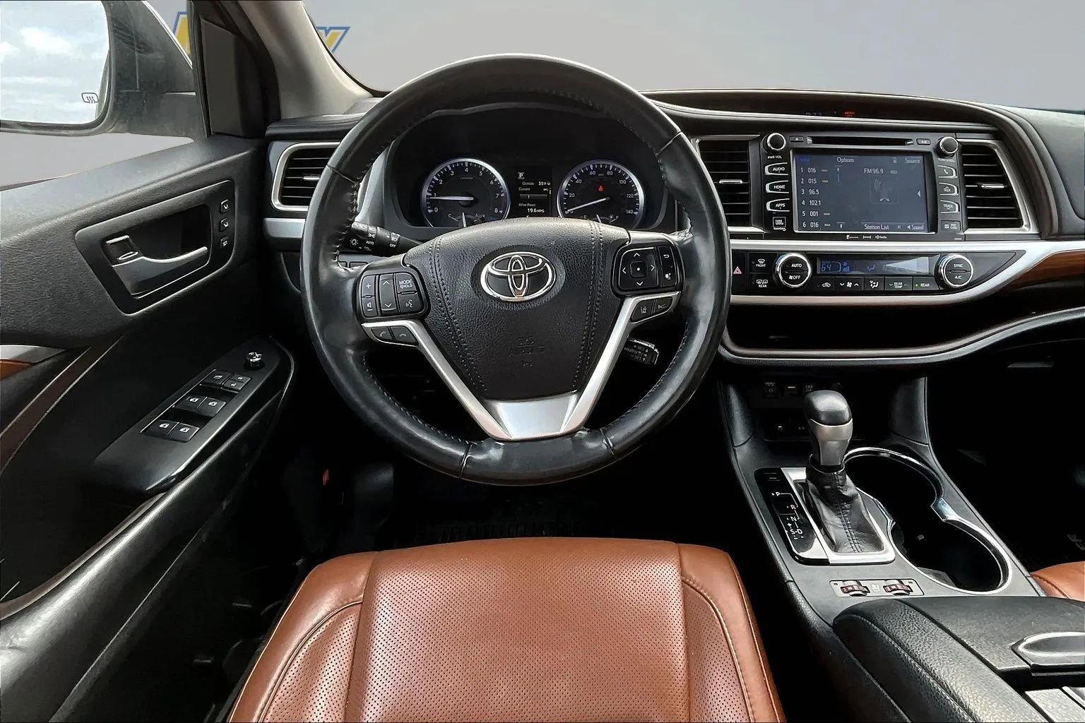 Used 2019 Toyota Highlander Limited AWD/4WD image 8
