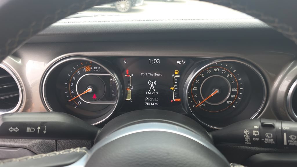 Used 2018 Jeep Wrangler Unlimited Sahara AWD/4WD image 14
