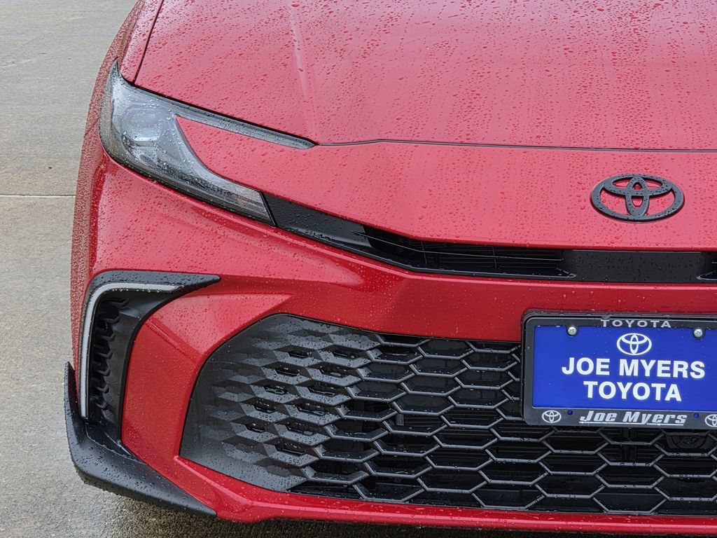 Used 2025 Toyota Camry SE w/ Convenience Package FWD image 5