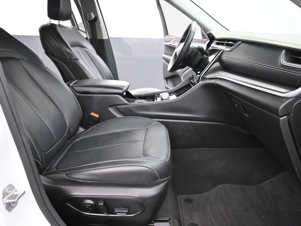 Used 2022 Jeep Grand Cherokee L Limited AWD/4WD image 27