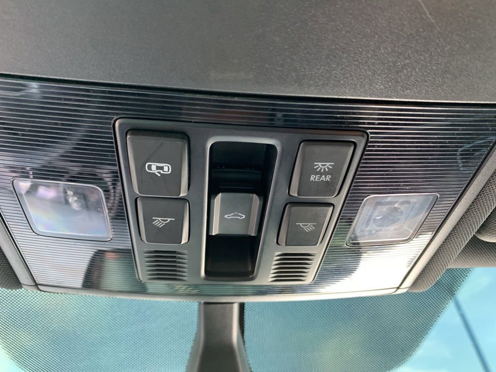 Used 2018 Volkswagen GTI SE FWD image 33