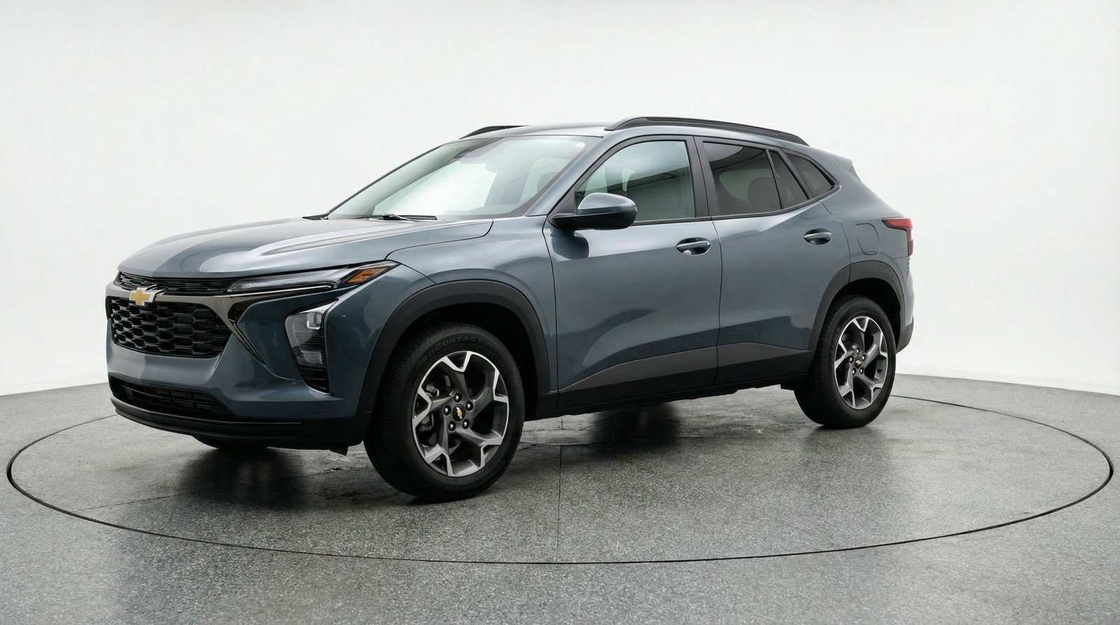 Used 2025 Chevrolet Trax LT image 3