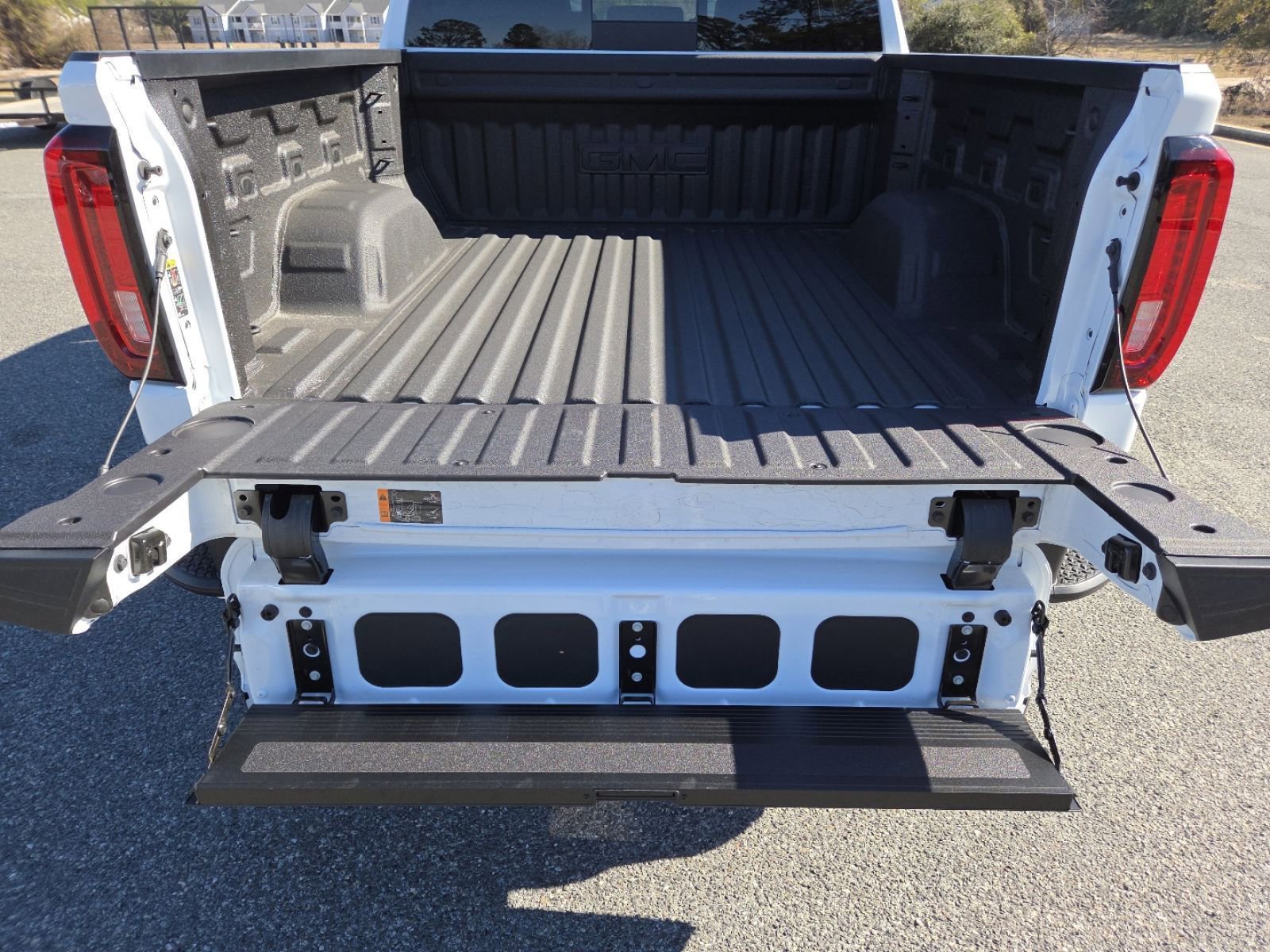 New 2026 GMC Sierra 1500 SLT w/ SLT Premium Package image 25