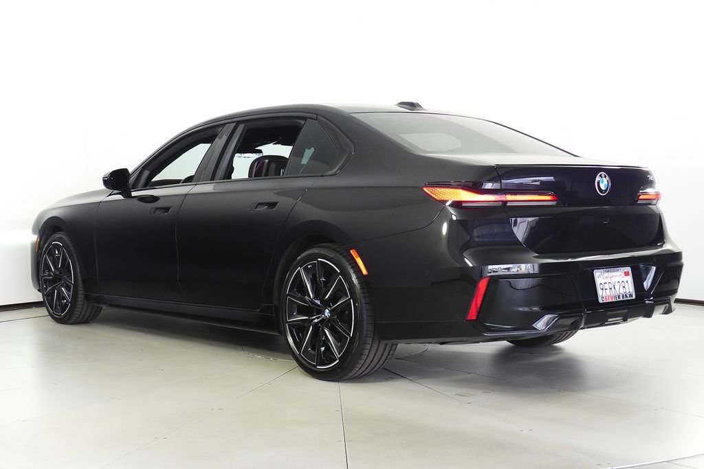 Used 2023 BMW 740i w/ Parking Assistance Package RWD image 9