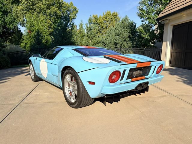 Used 2006 Ford GT RWD image 23