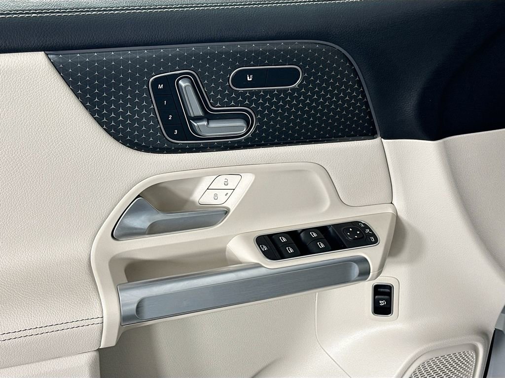 Certified 2025 Mercedes-Benz GLB 250 GLB 250 image 17