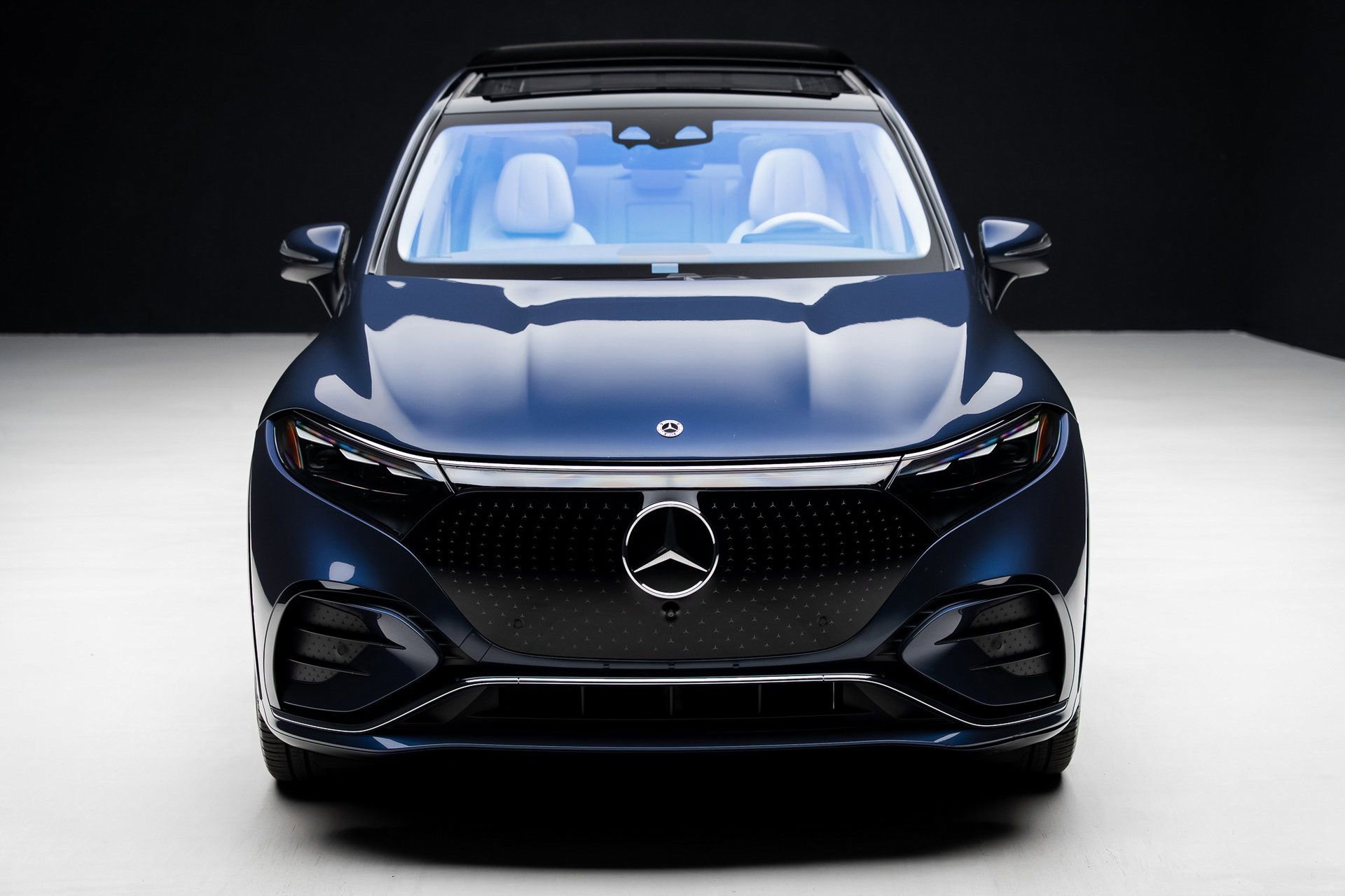 Used 2023 Mercedes-Benz EQS 450+ 4MATIC SUV w/ AMG Line Exterior Package image 5