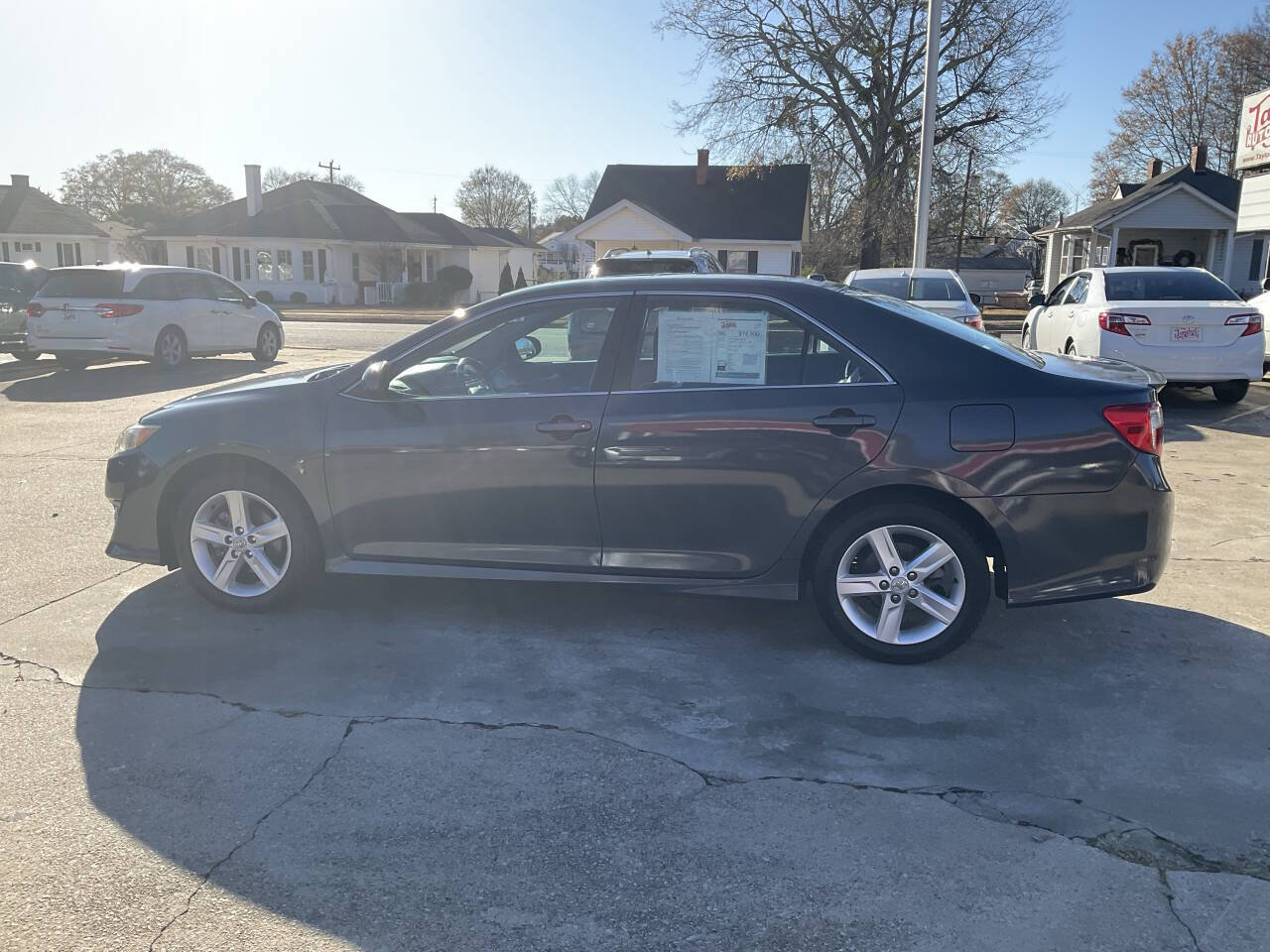 Used 2012 Toyota Camry SE FWD image 6
