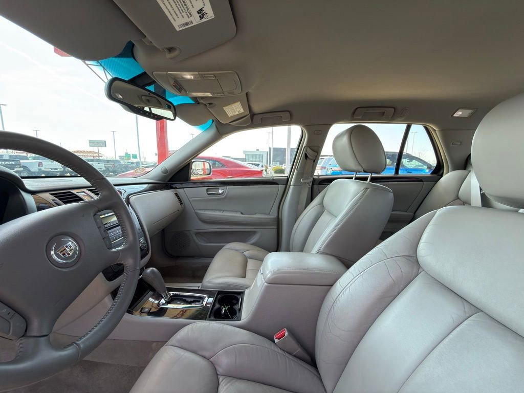 Used 2009 Cadillac DTS w/ Trunk Convenience Package FWD image 15
