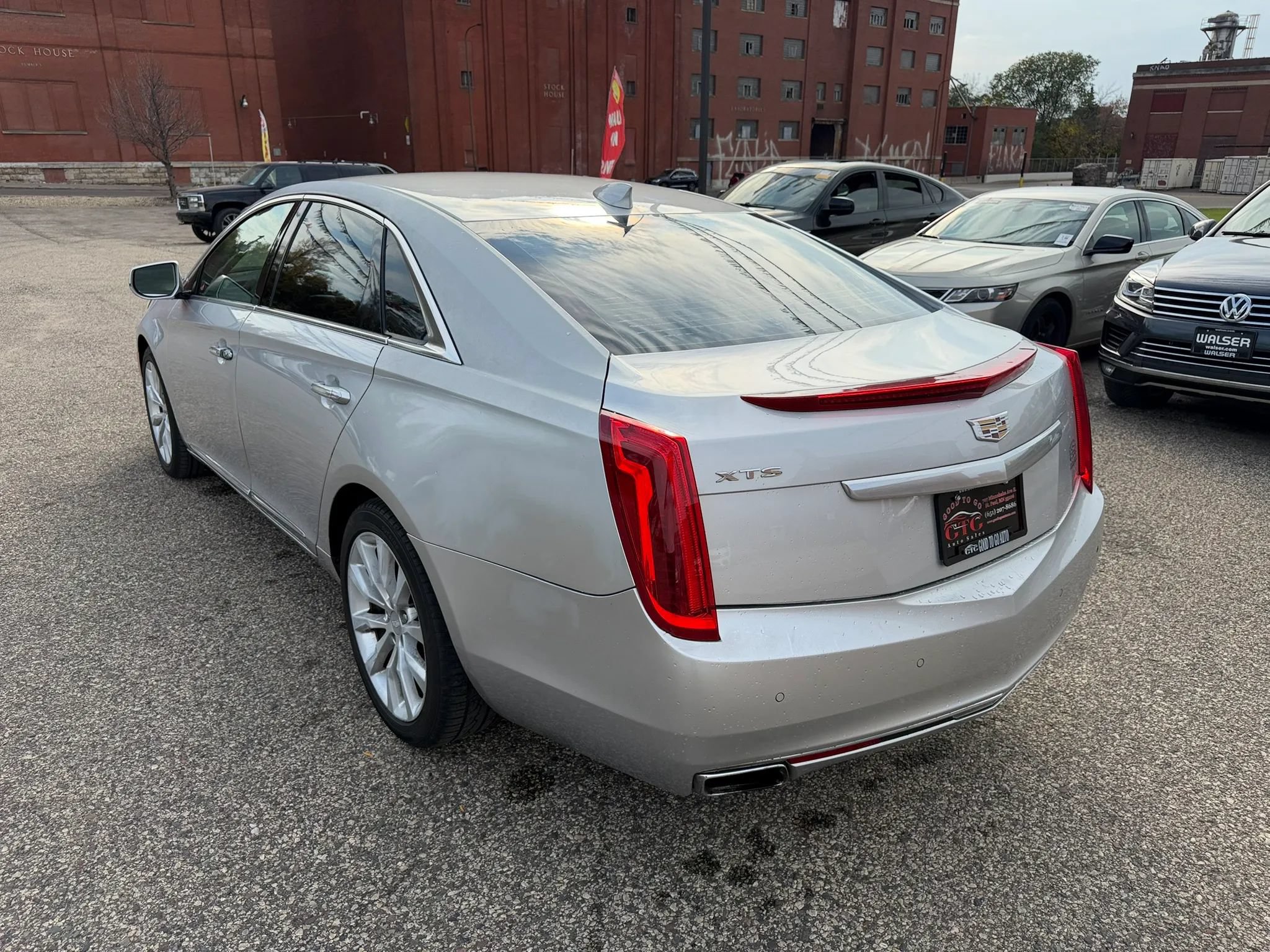 Used 2017 Cadillac XTS Luxury FWD image 4