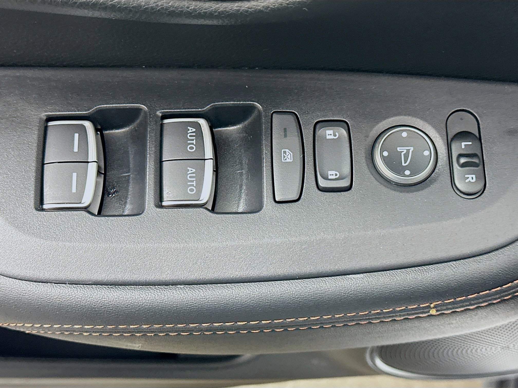 Used 2025 Honda HR-V Sport image 15