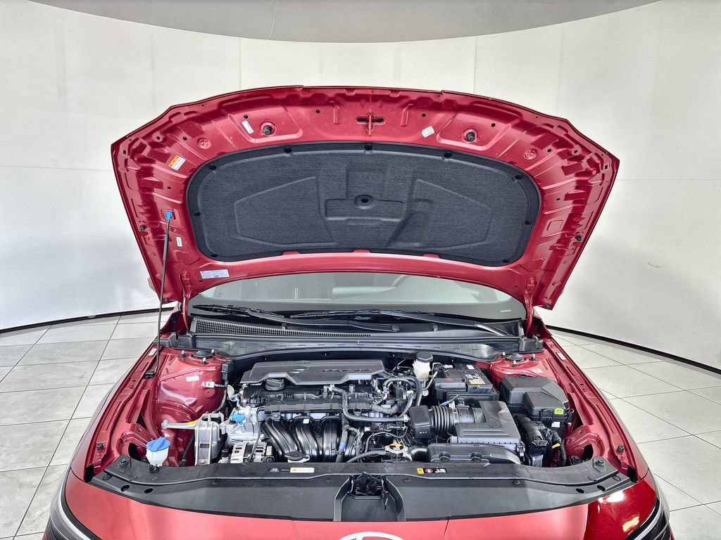Certified 2025 Hyundai Elantra SEL FWD image 18