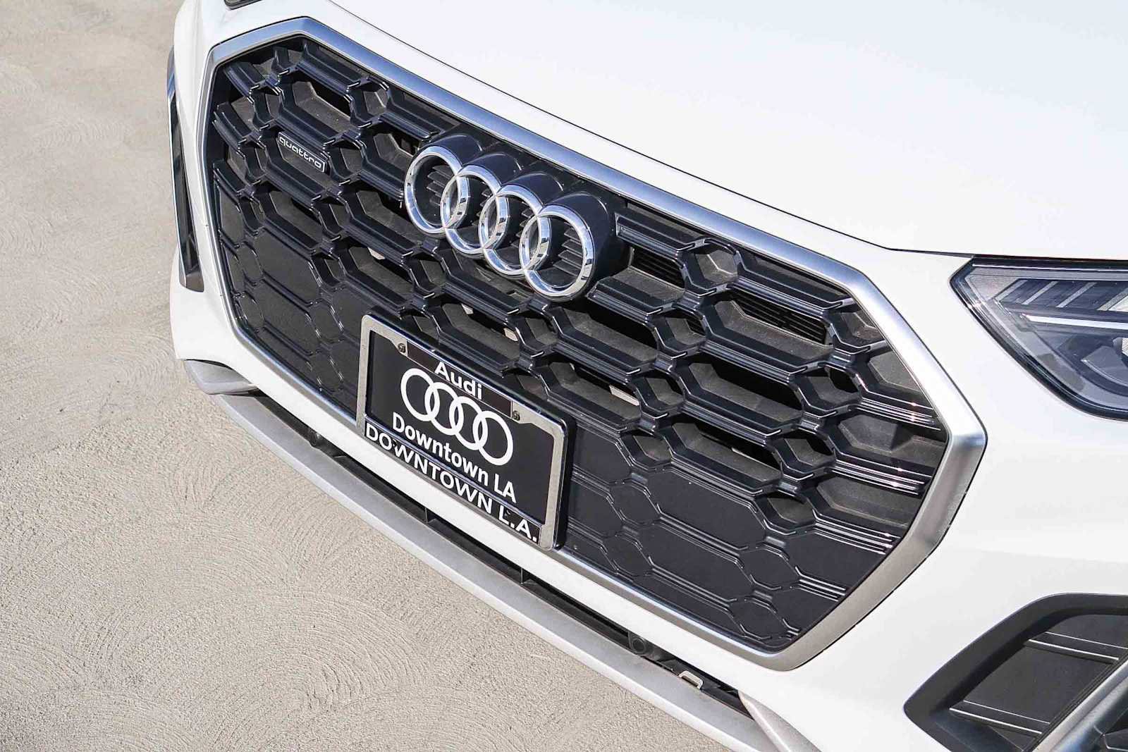 Used 2023 Audi Q5 e Premium w/ Convenience Package image 8