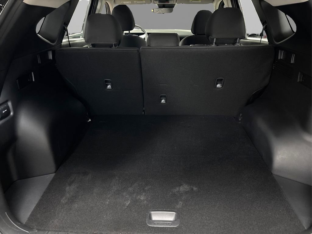 Certified 2025 Hyundai Tucson SE image 11