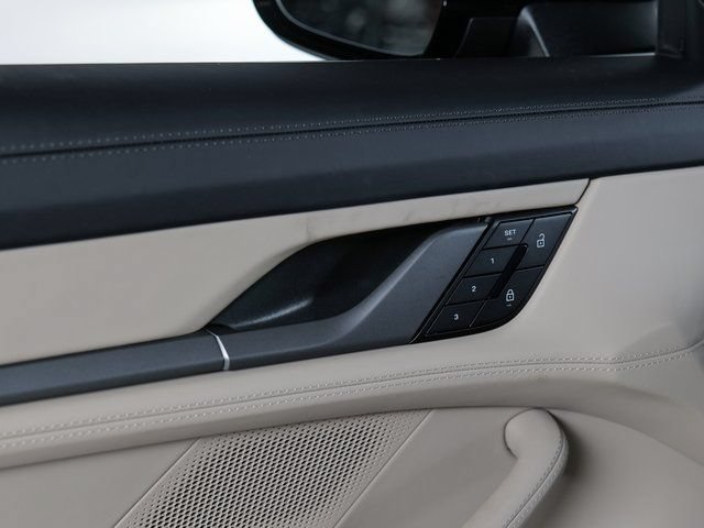 New 2026 Porsche Taycan 4S AWD/4WD image 28