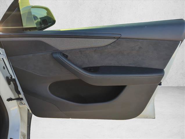 Used 2026 Tesla Model Y Long Range AWD/4WD image 19