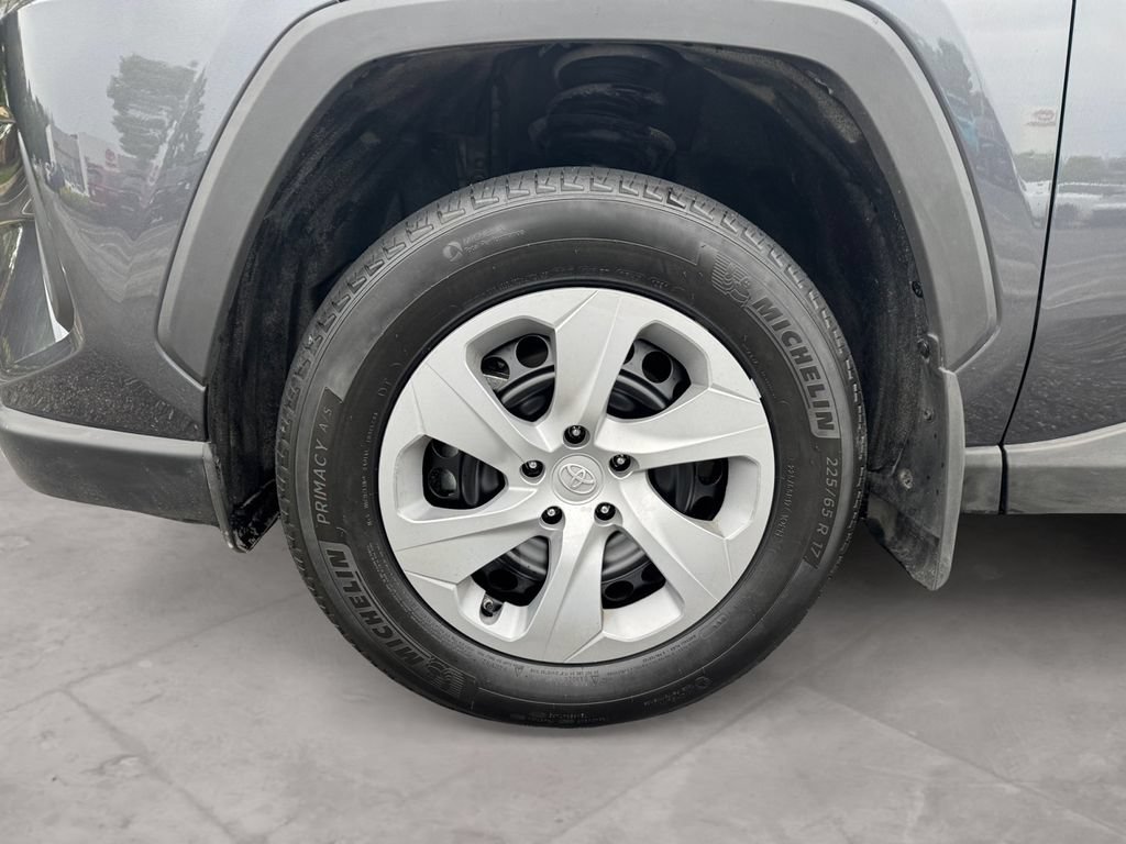 Used 2025 Toyota RAV4 LE AWD/4WD image 14