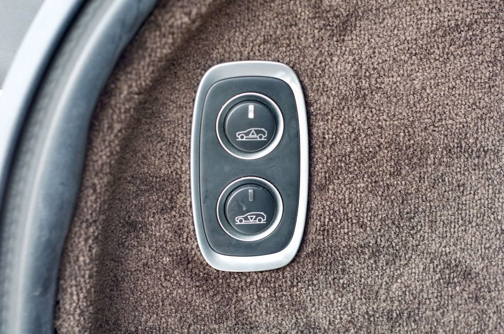 Used 2022 Aston Martin DBX image 53