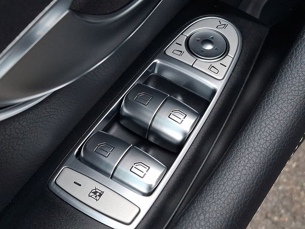 Used 2022 Mercedes-Benz E 350 4MATIC Sedan image 24