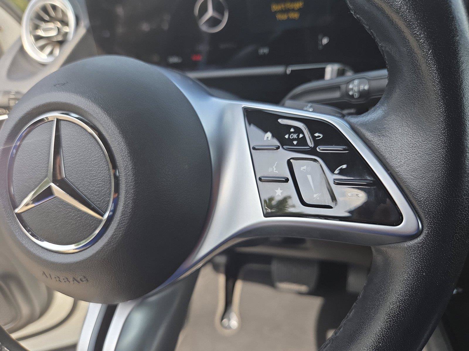 Used 2025 Mercedes-Benz GLA 250 4MATIC image 12