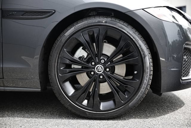 New 2024 Jaguar XF R-Dynamic SE AWD/4WD image 11